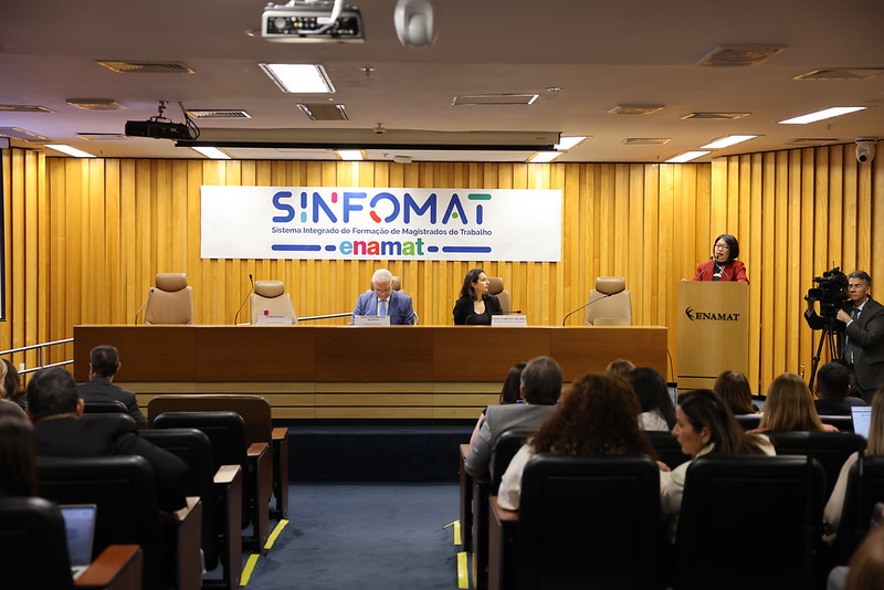 Foto do auditório da reunião do Sinformat
